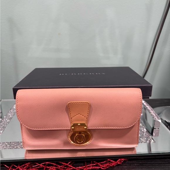 Burberry Leather Long Wallet -EUC - Picture 3 of 9